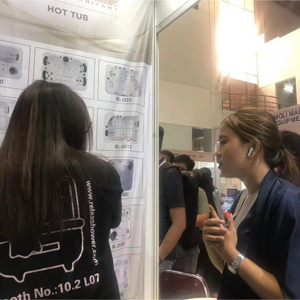 Nuestra fábrica de bañeras hace un chapuzón en la exposición de Dubai